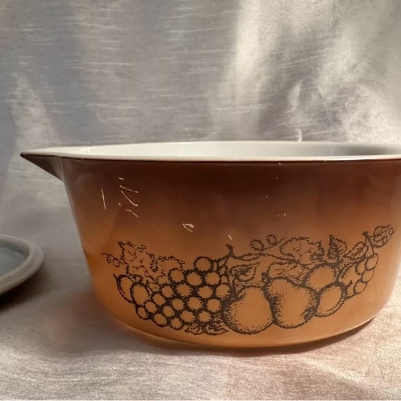 Vintage Pyrex Glass Casserole Brown Old Orchard 473 2.5 W/Lid 11” Ovenware - Picture 6 of 8